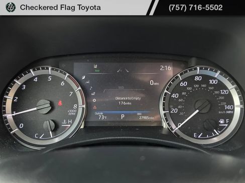 Used 2023 Toyota Highlander XLE FWD image 13