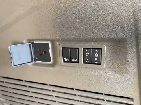 New 2026 GMC Yukon XL Denali image 10