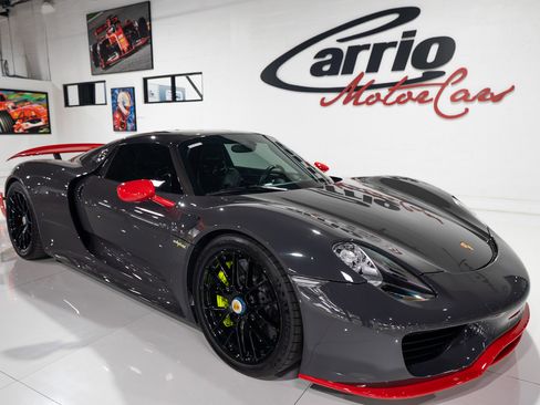 Used 2015 Porsche 918 Spyder image 9