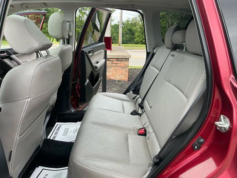Used 2014 Subaru Forester 2.5i Limited AWD/4WD image 10