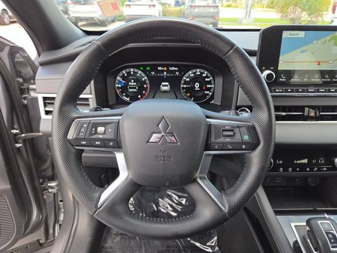 Used 2024 Mitsubishi Outlander SE Black Edition FWD image 36