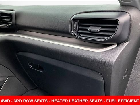 Used 2022 Ford Explorer XLT image 26