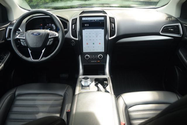 Used 2024 Ford Edge SEL w/ Convenience Package AWD/4WD image 8