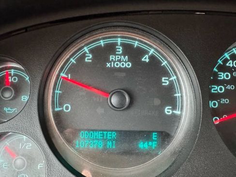 Used 2012 Chevrolet Avalanche LTZ image 30