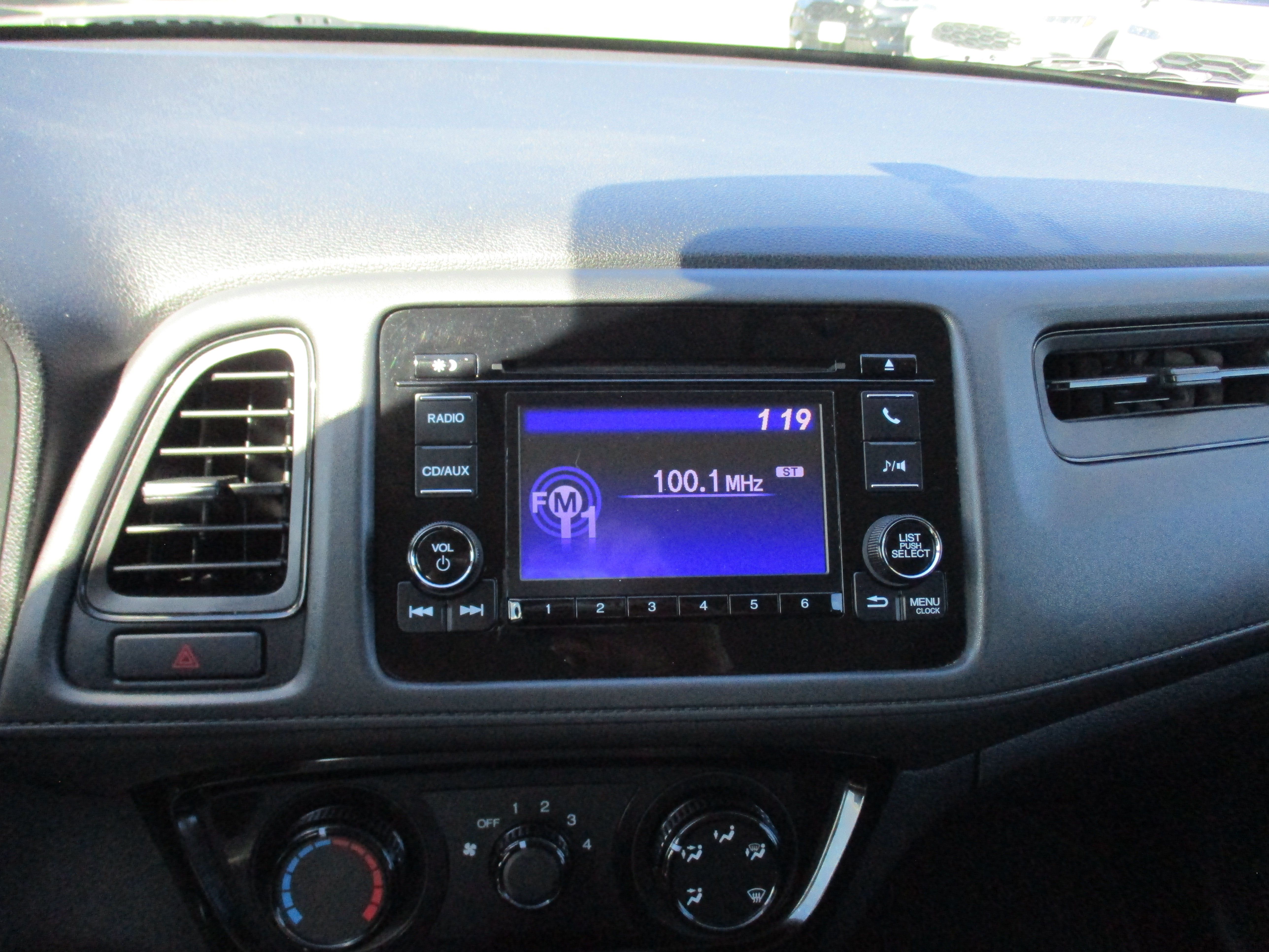 Used 2017 Honda HR-V LX image 17