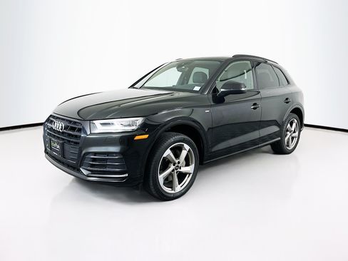 Used 2020 Audi Q5 2.0T Titanium Premium Plus w/ Premium Plus Package AWD/4WD image 3
