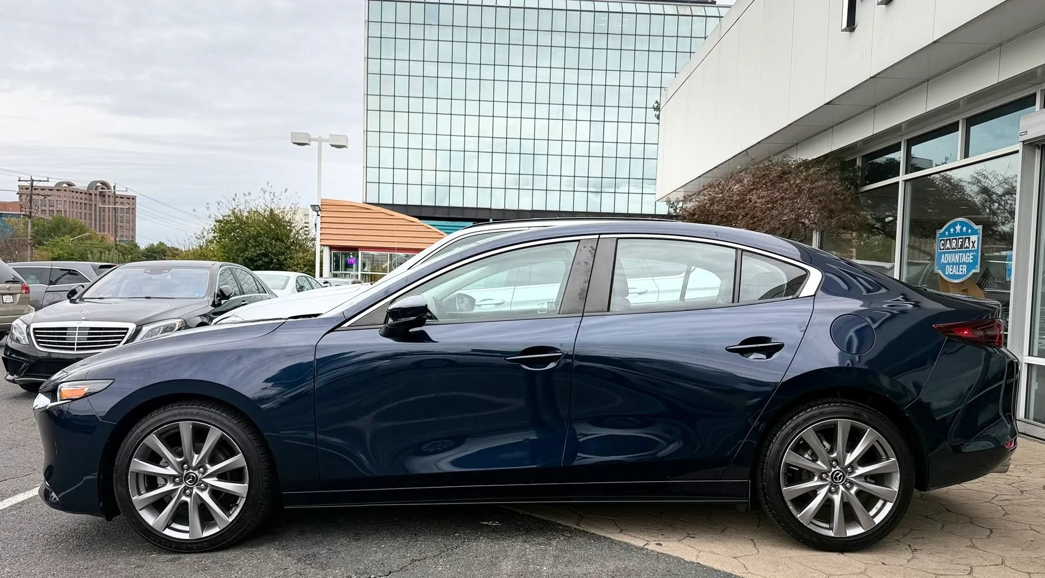 Used 2019 MAZDA MAZDA3 Sedan w/ Preferred Package FWD image 4