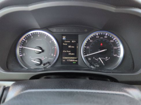 Used 2018 Toyota Highlander XLE AWD/4WD image 15