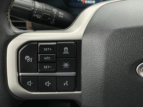 Used 2022 Ford Expedition Limited image 15