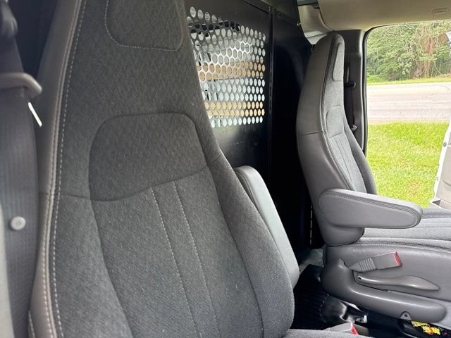 Used 2025 Chevrolet Express 2500 w/ Driver Convenience Package RWD image 24