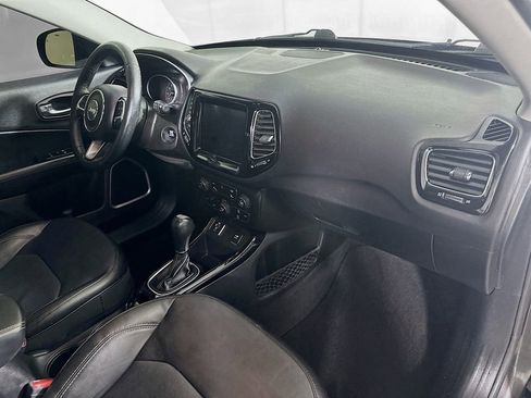 Used 2018 Jeep Compass Limited w/ Navigation Group image 31