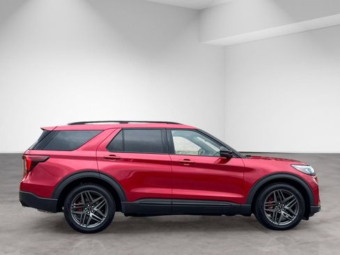 Used 2025 Ford Explorer ST w/ Sun And Sound Package AWD/4WD image 8
