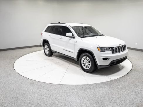 Used 2019 Jeep Grand Cherokee Laredo AWD/4WD image 29