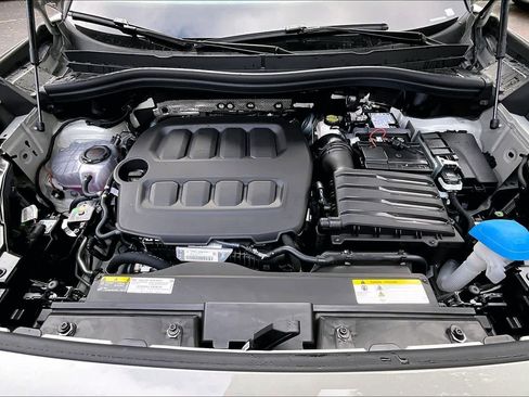 New 2026 Volkswagen Tiguan SE R-Line FWD image 16