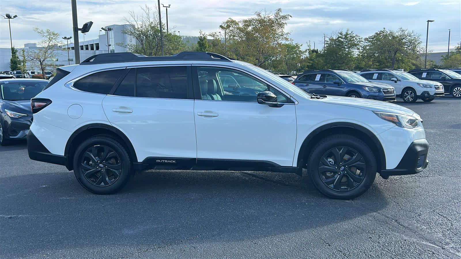 Used 2021 Subaru Outback Onyx Edition XT w/ Popular Package #2 AWD/4WD image 4