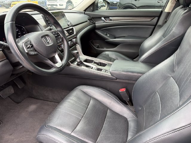 Used 2018 Honda Accord Touring image 19