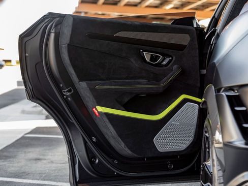 Used 2023 Lamborghini Urus Performante image 23