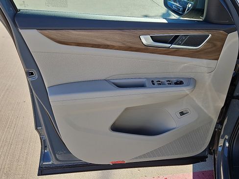 New 2026 Volkswagen Atlas SE image 14