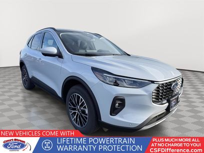 New 2025 Ford Escape SE w/ PHEV Premium Package