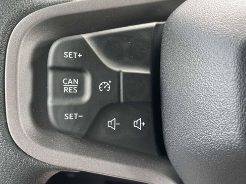 New 2025 Ford Bronco Base image 25