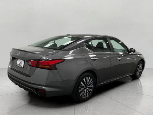 Certified 2025 Nissan Altima 2.5 SV FWD image 3