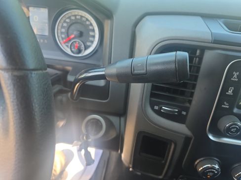 Used 2018 RAM 3500 Tradesman w/ Chrome Appearance Group RWD image 19
