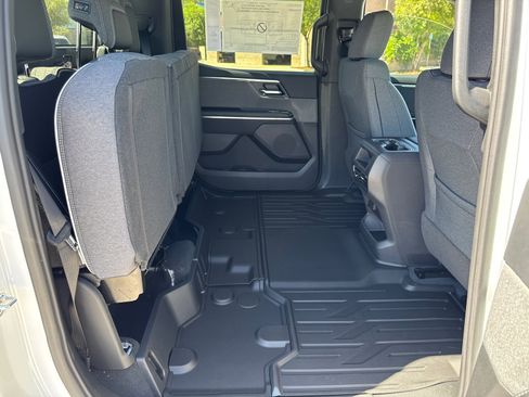 Used 2026 GMC Sierra EV Elevation image 17