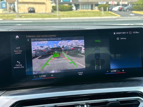 Used 2023 BMW 330i xDrive Sedan w/ Premium Package image 28