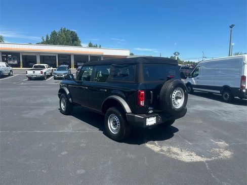 New 2025 Ford Bronco 4-Door image 7
