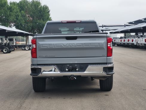 Used 2024 Chevrolet Silverado 1500 LT AWD/4WD image 6