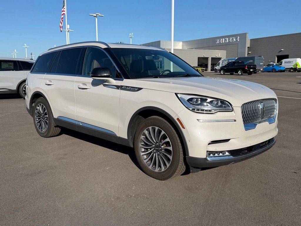 Used 2023 Lincoln Aviator Reserve w/ Equipment Group 201A AWD/4WD image 4
