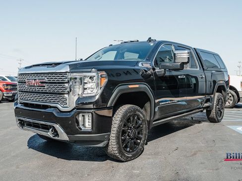 Used 2021 GMC Sierra 2500 Denali w/ Denali Black Diamond Edition AWD/4WD image 4
