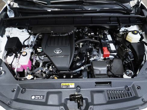 Certified 2023 Toyota Highlander XLE image 10