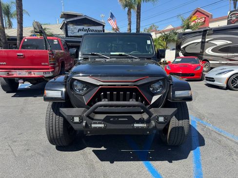 Used 2023 Jeep Gladiator Overland AWD/4WD image 2