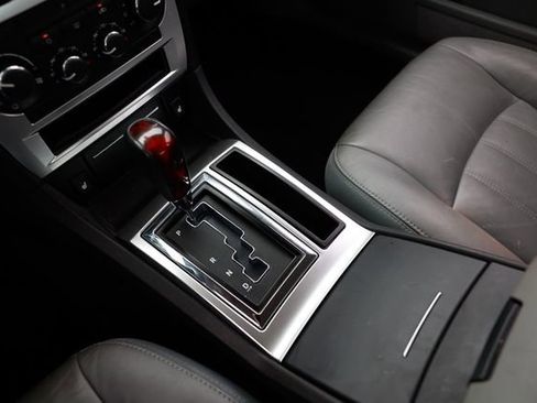 Used 2005 Chrysler 300 C w/ Protection Group II image 37