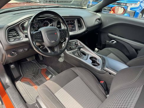 Used 2022 Dodge Challenger SXT w/ Driver Convenience Group AWD/4WD image 11