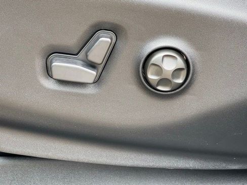 New 2027 Chrysler Pacifica Select FWD image 12