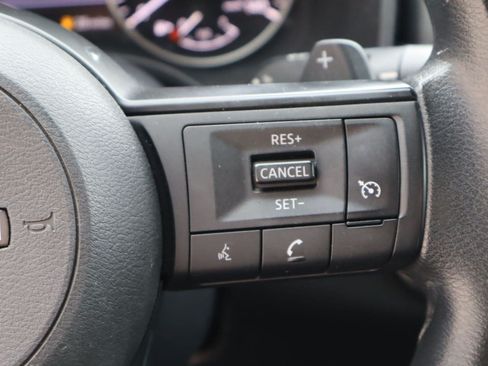 Used 2023 Nissan Rogue S AWD/4WD image 13