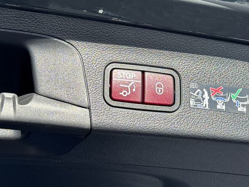 New 2026 Mercedes-Benz GLS 450 4MATIC image 16