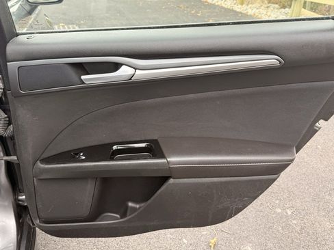 Used 2014 Ford Fusion SE image 30