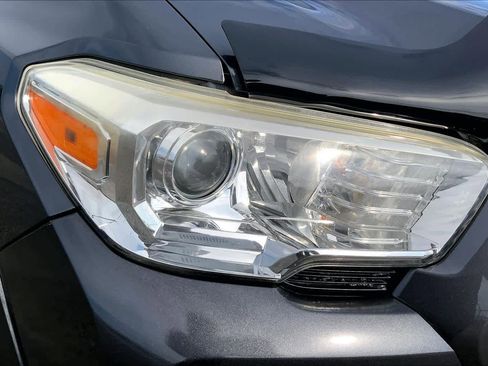 Used 2022 Toyota Tacoma SR5 image 27