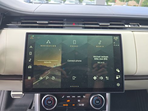 Certified 2023 Land Rover Range Rover Autobiography AWD/4WD image 25