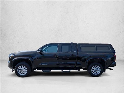 Used 2024 Toyota Tacoma SR5 AWD/4WD image 9