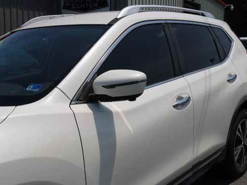 Used 2017 Nissan Rogue SL FWD image 3
