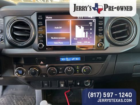 Used 2022 Toyota Tacoma TRD Off-Road image 10