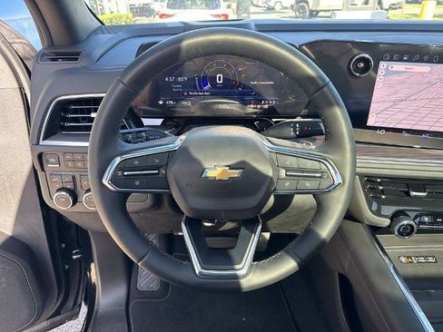 New 2025 Chevrolet Suburban LT w/ Comfort Package AWD/4WD image 16