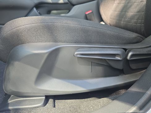 New 2026 Honda HR-V LX image 27