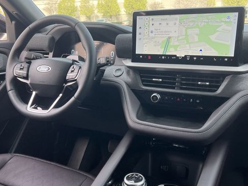 New 2026 Ford Explorer Platinum image 3