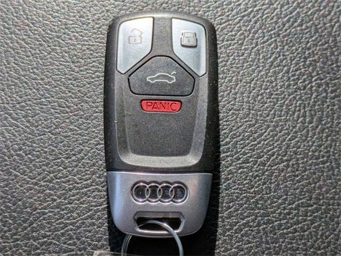 Used 2018 Audi Q5 2.0T Premium w/ Premium Plus Package image 30