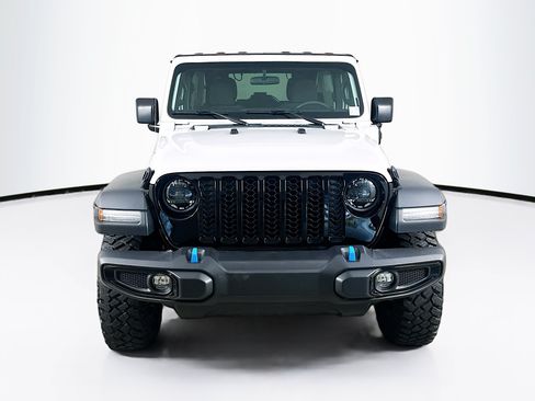 Used 2023 Jeep Wrangler Unlimited w/ Cold Weather Group AWD/4WD image 2